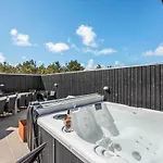 Cozy Home In Ringkobing With Sauna בית נופש *