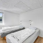 Cozy Home In Ringkobing With Sauna רינגקובינג