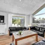 בית נופש Cozy Home In Ringkobing With Sauna *