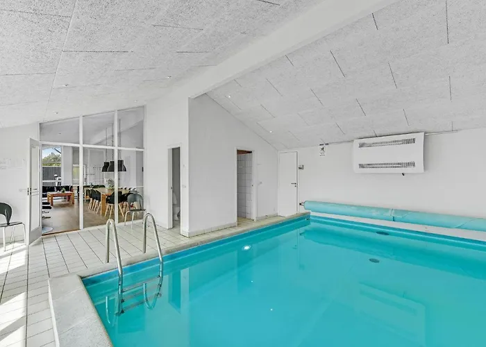 Feriehus Beautiful In With Sauna *