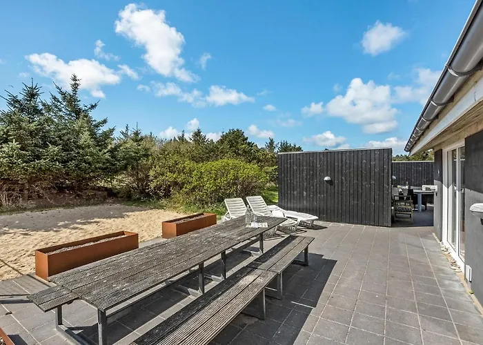 Feriehus Beautiful In With Sauna *